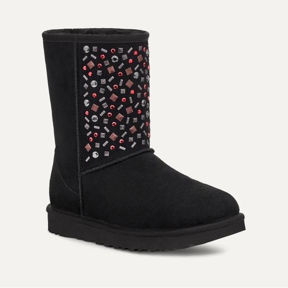 EUC Women’s Size 6 (Euro Sz 37) UGG Classic Short Stud II Winter Boote In Black - Picture 3 of 15